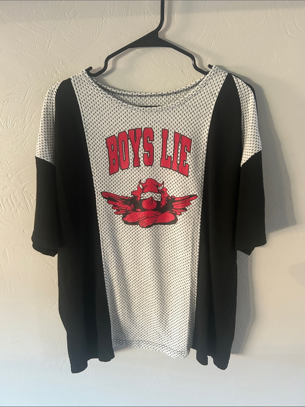 Boys Lie Short sleeve Black Red Mesh Like Top